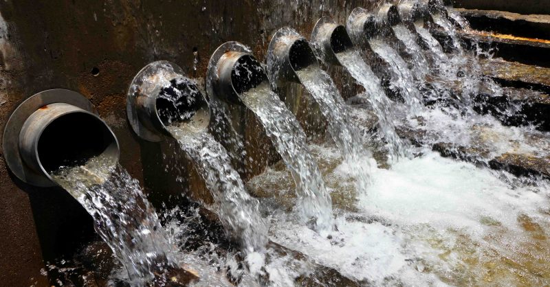 sistema de presión para flujo de agua industrial